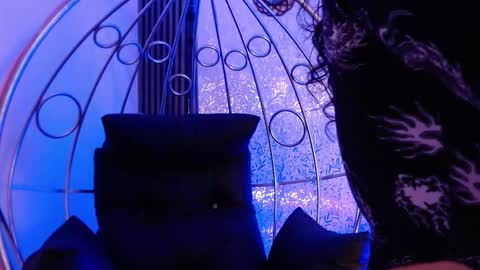  Lili  online show from 12-22-25, 03:58