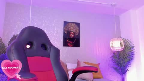 Snapshot of lilicooper_ chatting on 01-06-25, 05:27 Lili Cooper online show from 01-06-25, 05:27