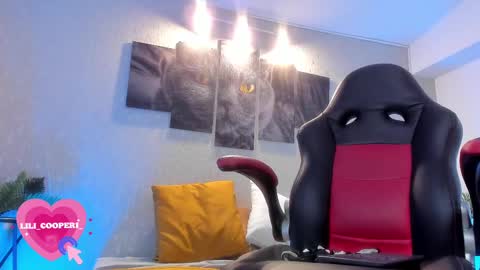 Snapshot of lilicooper_ chatting on 02-19-25, 10:53 Lili Cooper online show from 02-19-25, 10:53