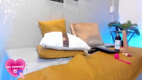 Snapshot of lilicooper_ chatting on 02-23-25, 03:02 Lili Cooper online show from 02-23-25, 03:02