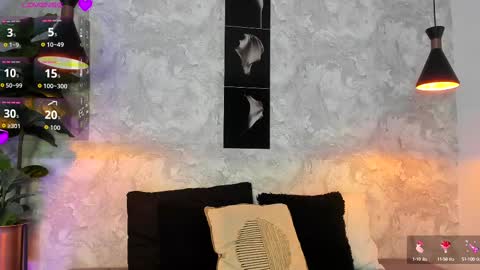 Snapshot of lilicooper_ chatting on 09-13-25, 03:17 Lili Cooper online show from 09-13-25, 03:17