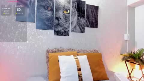 Snapshot of lilicooper_ chatting on 09-29-25, 04:17 Lili Cooper online show from 09-29-25, 04:17