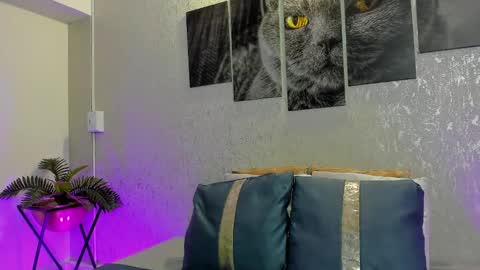 Snapshot of lilicooper_ chatting on 11-03-25, 11:37 Lili Cooper online show from 11-03-25, 11:37