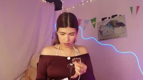 Snapshot of lilicum301 chatting on 07-01-26, 05:53 your love online show from 07-01-26, 05:53