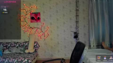 Lilie online show from 10-28-25, 04:38