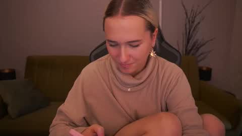 lilielfie online show from 10-12-25, 01:43