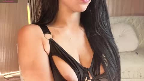 Snapshot of lilieth_hot_ chatting on 10-17-25, 01:14 Lilieth online show from 10-17-25, 01:14