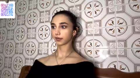 Lina online show from 11-30-25, 10:25