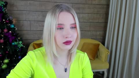 LiliLinn online show from 12-21-24, 05:36