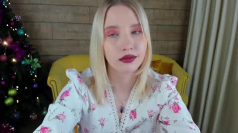 LiliLinn online show from 12-21-24, 12:16