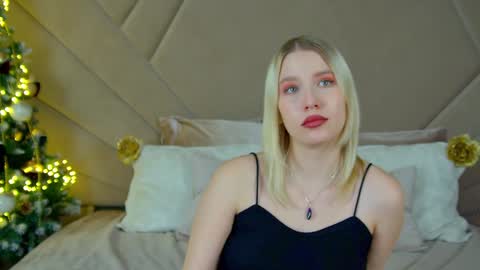 LiliLinn online show from 12-23-24, 09:49