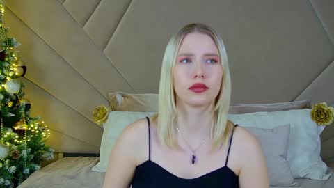 LiliLinn online show from 12-23-24, 12:52