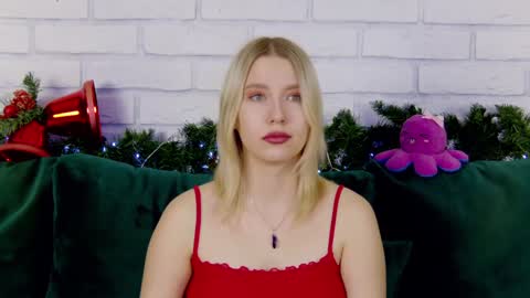 LiliLinn online show from 12-24-24, 05:49