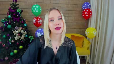 LiliLinn online show from 12-26-24, 02:48