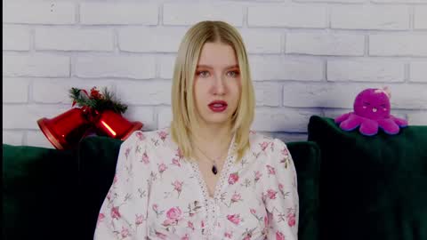 LiliLinn online show from 12-27-24, 04:26