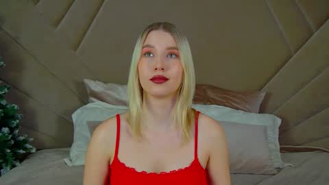 LiliLinn online show from 01-17-25, 11:49