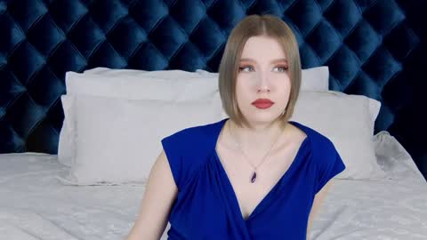 LiliLinn online show from 01-24-25, 05:10