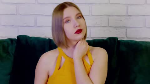 LiliLinn online show from 01-29-25, 05:09