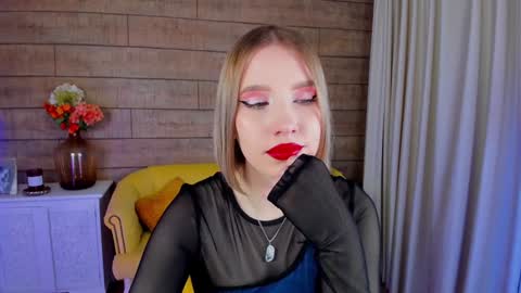 LiliLinn online show from 02-04-25, 08:35