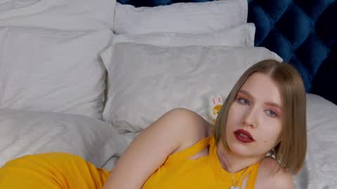 LiliLinn online show from 02-08-25, 01:11