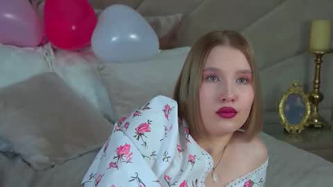 LiliLinn online show from 02-17-25, 09:03