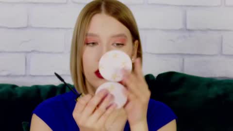 LiliLinn online show from 02-24-25, 06:27