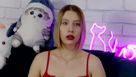 LiliLinn online show from 03-10-25, 09:32