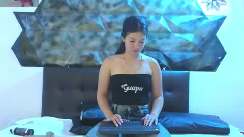 lilimini online show from 12-20-24, 10:32