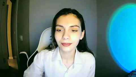 Snapshot of lilirose_x chatting on 12-22-24, 02:38 lilirose online show from 12-22-24, 02:38