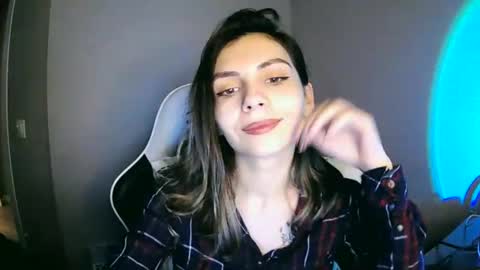 Snapshot of lilirose_x chatting on 12-23-24, 08:36 lilirose online show from 12-23-24, 08:36