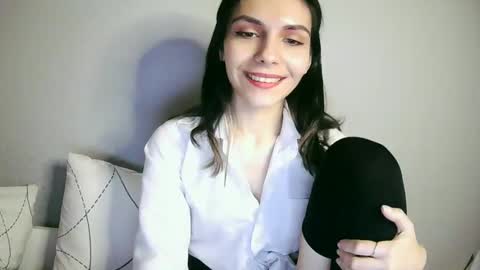 Snapshot of lilirose_x chatting on 01-15-25, 09:20 lilirose online show from 01-15-25, 09:20