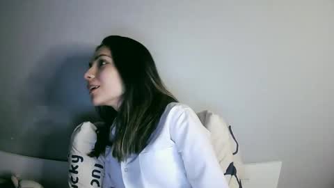 Snapshot of lilirose_x chatting on 02-14-25, 06:51 lilirose online show from 02-14-25, 06:51