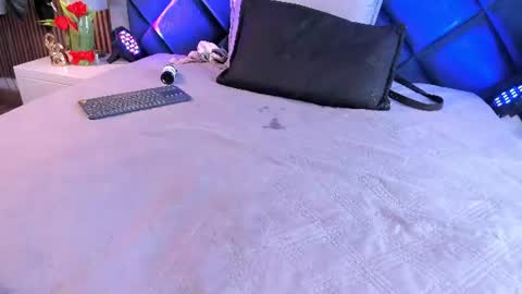 Snapshot of lilit_doll chatting on 06-21-26, 04:09 lilit online show from 06-21-26, 04:09