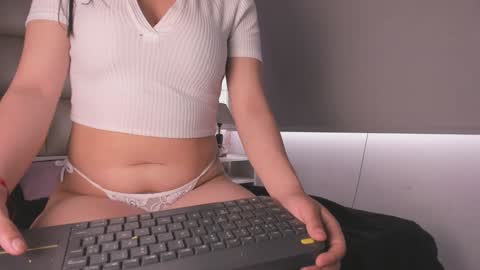 Snapshot of lilit_jade chatting on 01-27-25, 06:41 Lilit online show from 01-27-25, 06:41