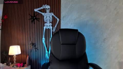 Snapshot of lilith__rosse chatting on 10-30-25, 12:39 Lilith Rosse online show from 10-30-25, 12:39