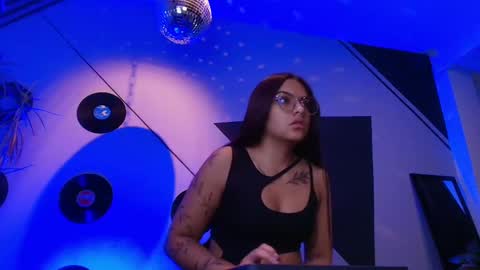 Lilith and Khloe  online show from 10-08-25, 11:30