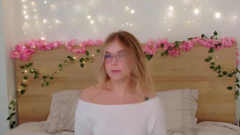 Lilith Bonheur online show from 09-30-25, 12:26