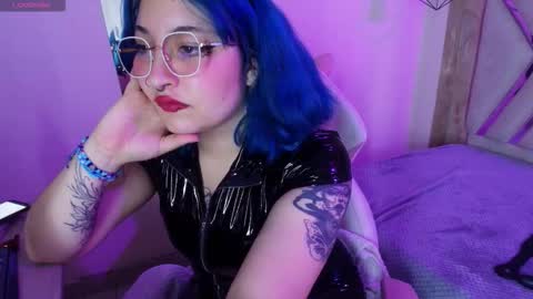 Snapshot of lilith_curvy chatting on 10-29-25, 07:48 online show from 10-29-25, 07:48