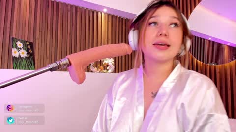 Lilith Gray online show from 12-21-24, 09:55