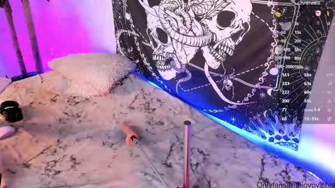 Snapshot of lilith_jovovich chatting on 03-08-25, 06:21 online show from 03-08-25, 06:21