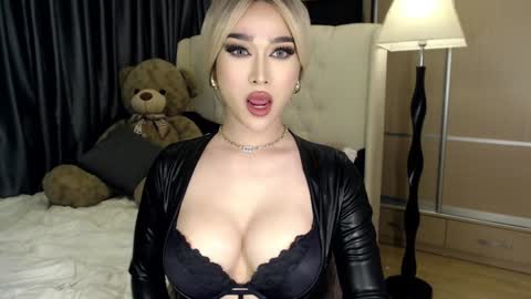 Snapshot of lilith_mazikeen69 chatting on 12-05-24, 11:29 QUEEN LILITH BORBON online show from 12-05-24, 11:29