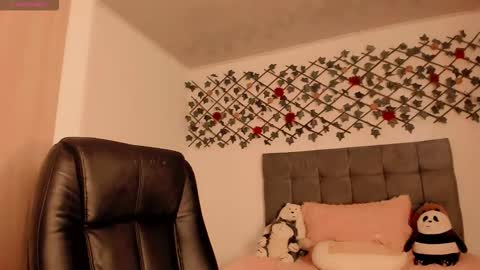 lilith_miller21 online show from 11-07-25, 09:37