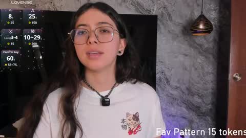 lilith_rosse6 online show from 04-15-26, 02:02