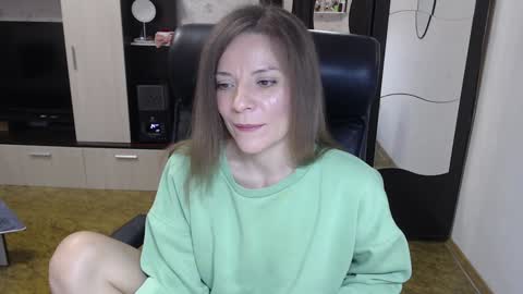 lilith small21 online show from 02-04-25, 09:17