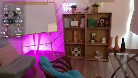 LILITH 200 LIKES   Thursday Clown Costume M online show from 02-08-25, 05:18