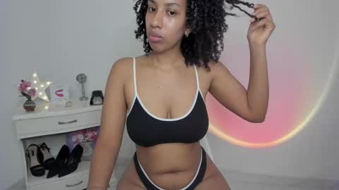 Snapshot of lilith_vision chatting on 01-10-26, 04:25 Alejandra online show from 01-10-26, 04:25