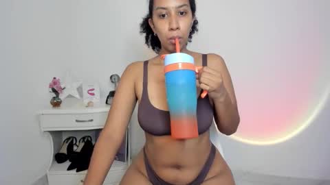Alejandra  online show from 04-21-26, 05:14