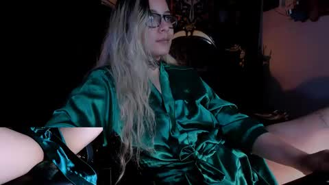 Snapshot of lilithmystic01 chatting on 01-11-25, 04:14 lilithmystic01 online show from 01-11-25, 04:14