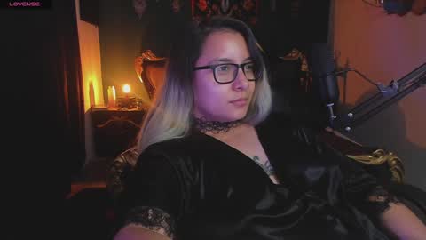 Snapshot of lilithmystic01 chatting on 02-05-25, 05:31 lilithmystic01 online show from 02-05-25, 05:31