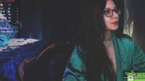 Snapshot of lilithmystic01 chatting on 05-09-26, 01:16 lilithmystic01 online show from 05-09-26, 01:16